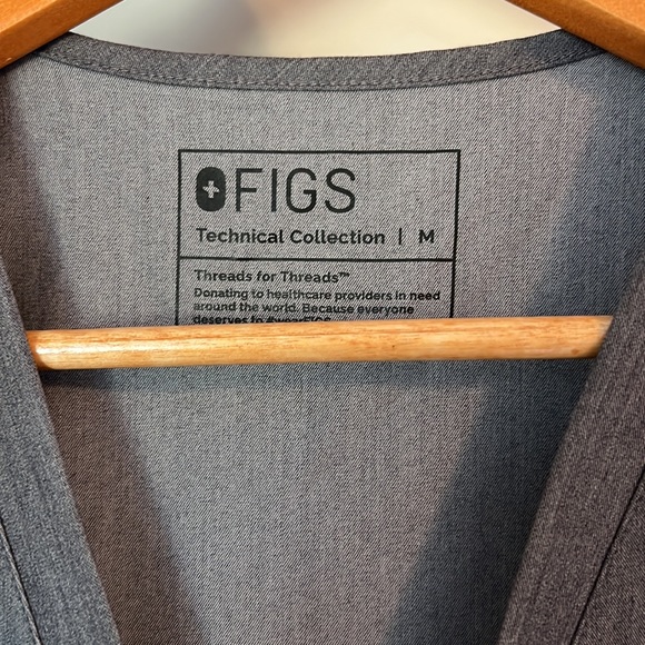 FIGS Graphite Casma Scrub Top - Picture 2 of 2